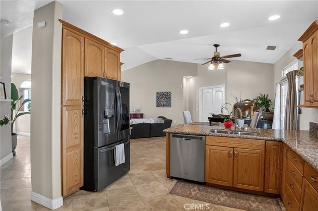 11380 Rochester, Phelan, CA 92371