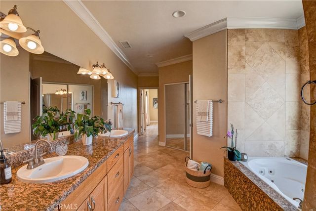 11380 Rochester, Phelan, CA 92371
