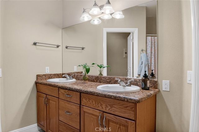 11380 Rochester, Phelan, CA 92371