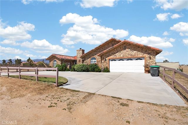 11380 Rochester, Phelan, CA 92371