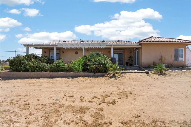 11380 Rochester, Phelan, CA 92371
