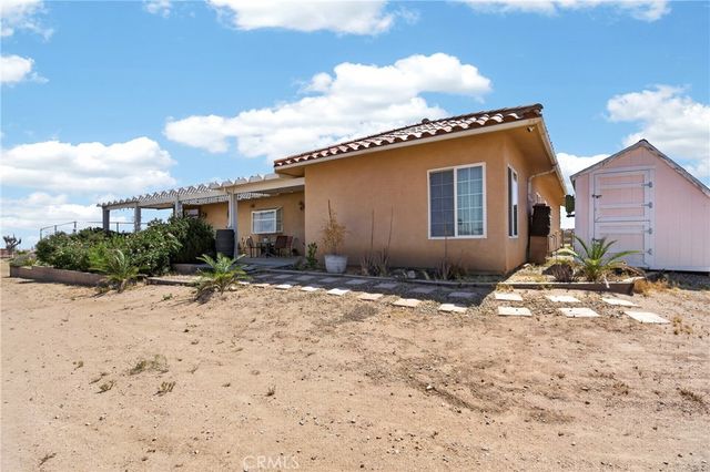 11380 Rochester, Phelan, CA 92371