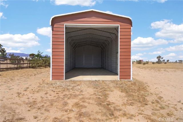 11380 Rochester, Phelan, CA 92371