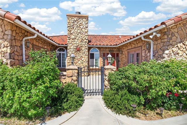 11380 Rochester, Phelan, CA 92371