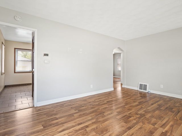 3447 Broadway, Rockford, IL 61108