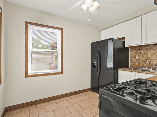 3447 Broadway, Rockford, IL 61108
