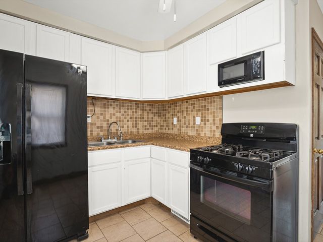 3447 Broadway, Rockford, IL 61108