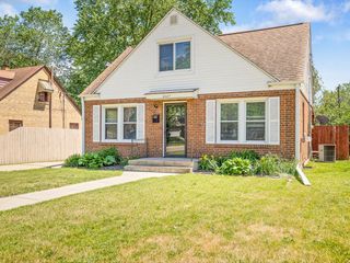 3447 Broadway, Rockford, IL 61108