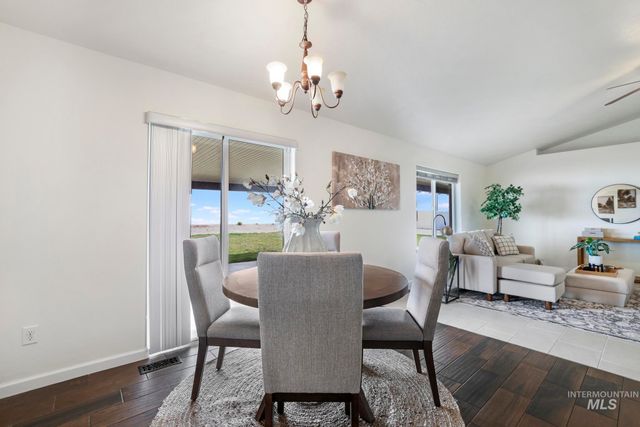 1021 Glen Eagle Dr, Jerome, ID 83338