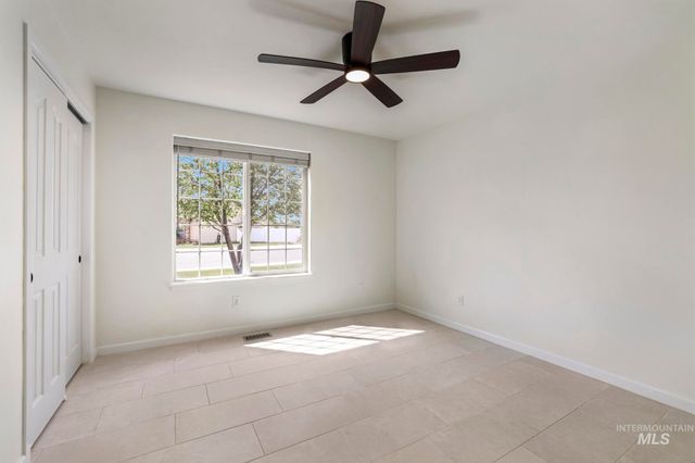 1021 Glen Eagle Dr, Jerome, ID 83338
