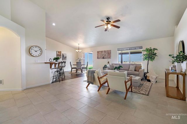 1021 Glen Eagle Dr, Jerome, ID 83338