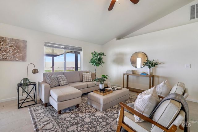 1021 Glen Eagle Dr, Jerome, ID 83338