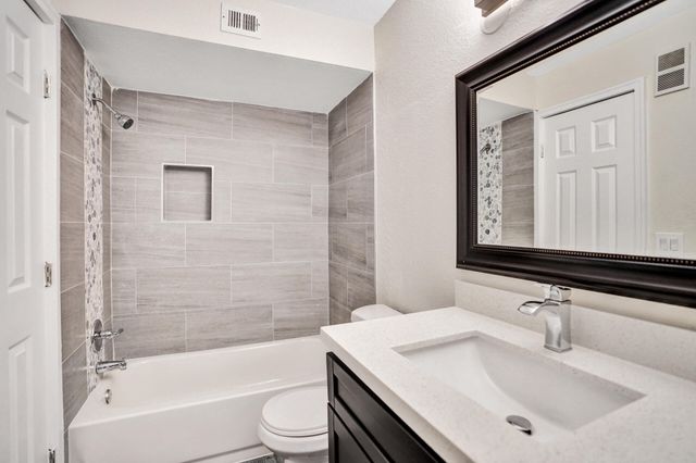 595 Vista Isles Drive 1925, Sunrise, FL 33325