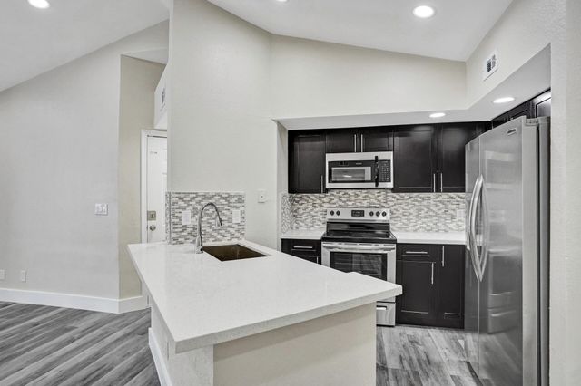 595 Vista Isles Drive 1925, Sunrise, FL 33325