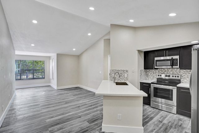 595 Vista Isles Drive 1925, Sunrise, FL 33325