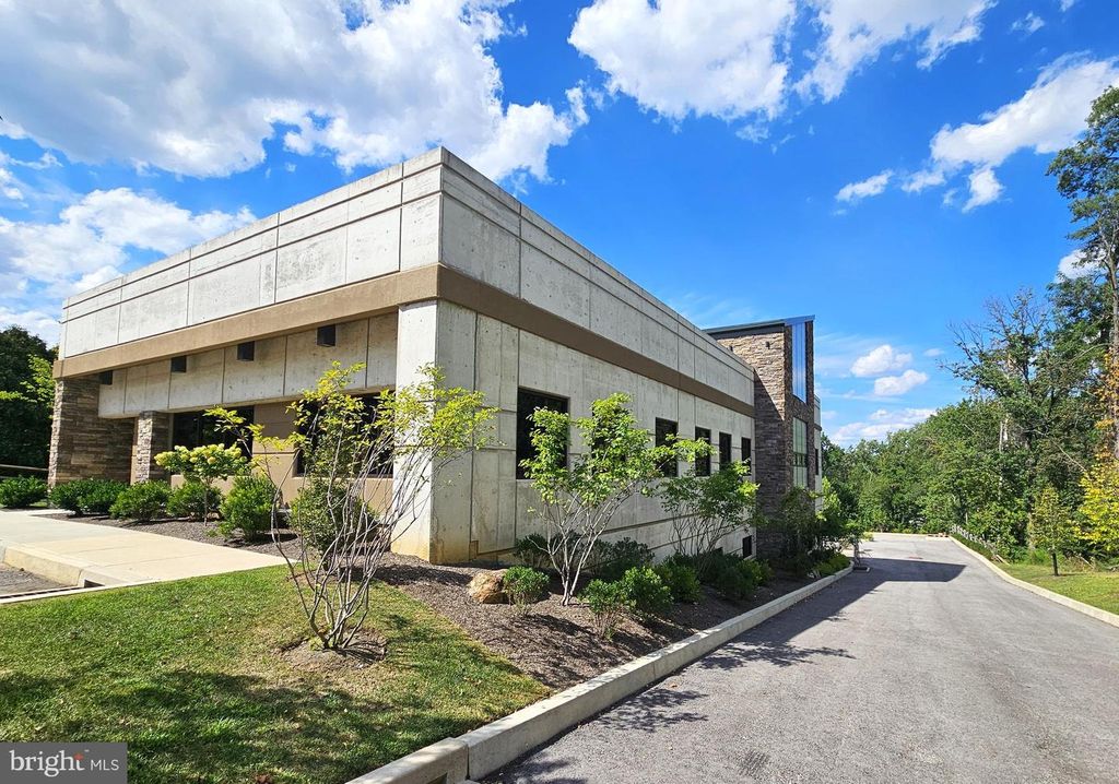3407 W CHESTER PIKE, NEWTOWN SQUARE, PA 19073 — photo 2