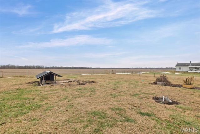 104 Helmuth, Wilsonville, IL 62093