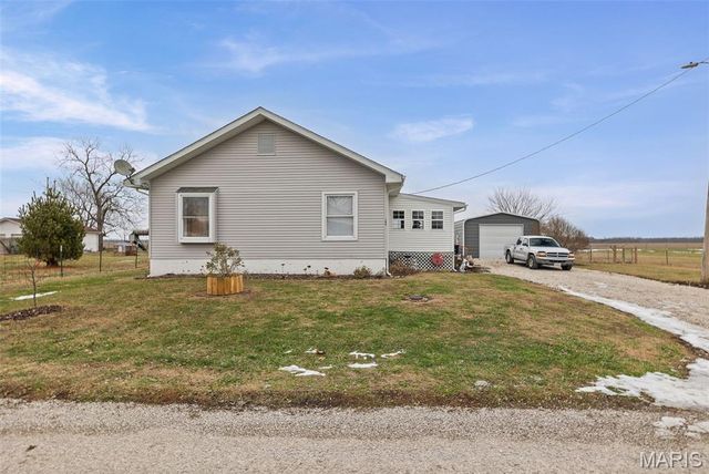 104 Helmuth, Wilsonville, IL 62093
