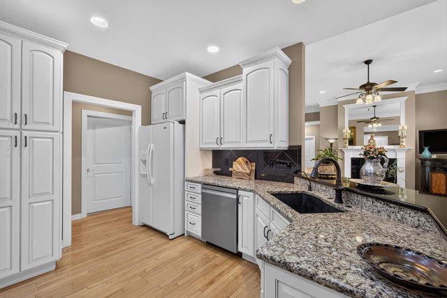 4806 CODY CT, Columbia, MO 65203