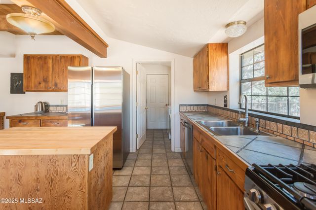 1490 AZ-83, Elgin, AZ 85611