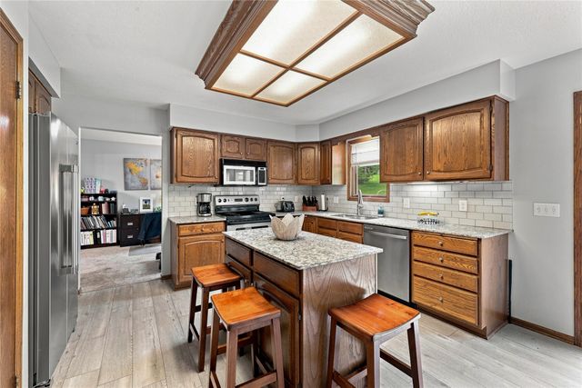155 Orchard Court, Pleasant Hill, IA 50327