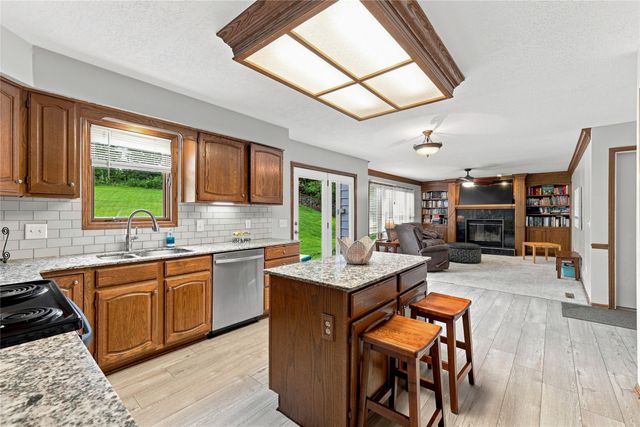155 Orchard Court, Pleasant Hill, IA 50327