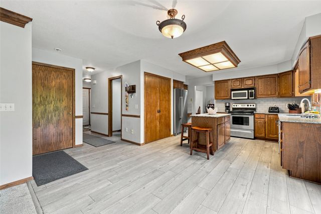 155 Orchard Court, Pleasant Hill, IA 50327