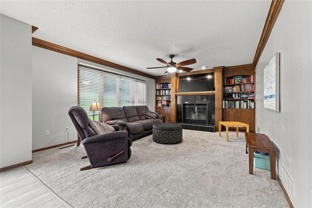 155 Orchard Court, Pleasant Hill, IA 50327