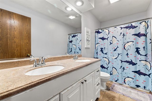 155 Orchard Court, Pleasant Hill, IA 50327