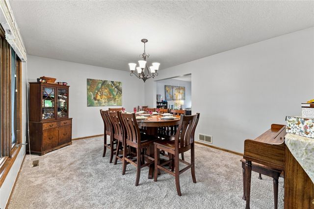 155 Orchard Court, Pleasant Hill, IA 50327