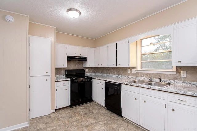 17 Compass Point St Point, Sherwood, AR 72120