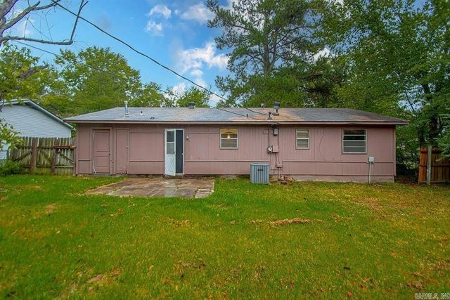 17 Compass Point St Point, Sherwood, AR 72120