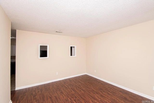 17 Compass Point St Point, Sherwood, AR 72120