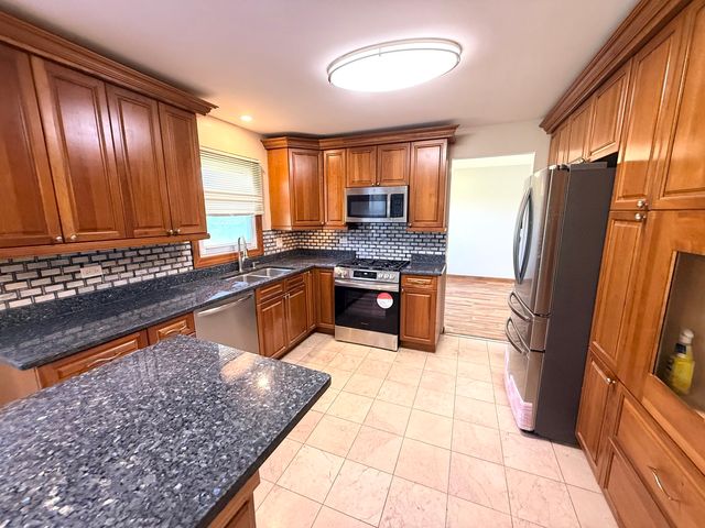 1613 Tina Lane, Flossmoor, IL 60422