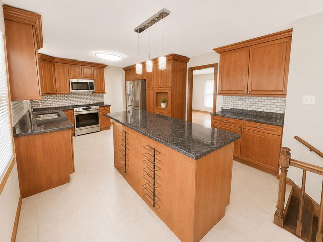 1613 Tina Lane, Flossmoor, IL 60422