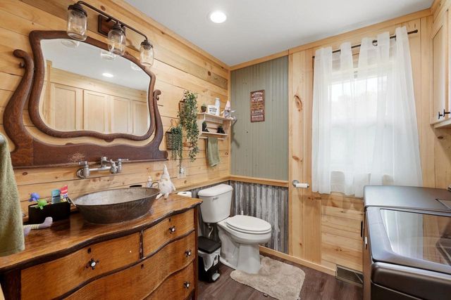 N4381 OSTRANDER ROAD, New London, WI 54961