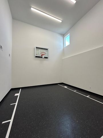 4097 Arbor Drive, Woodbury, MN 55129