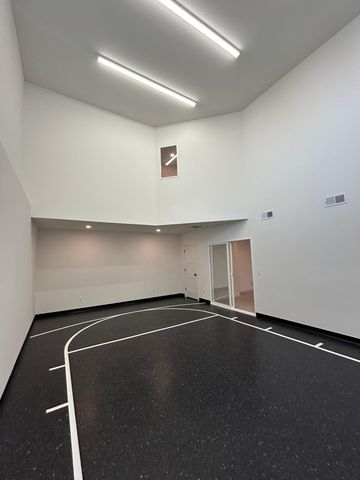 4097 Arbor Drive, Woodbury, MN 55129