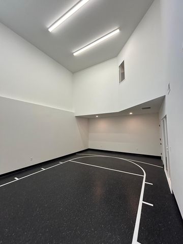 4097 Arbor Drive, Woodbury, MN 55129