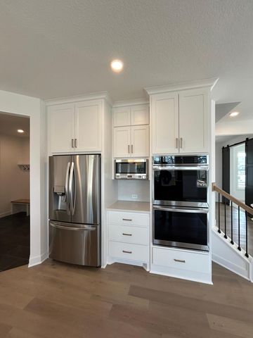 4097 Arbor Drive, Woodbury, MN 55129