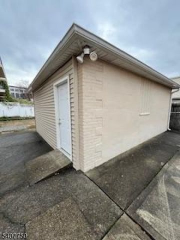 271 Danforth Ave, Jersey City, NJ 07305