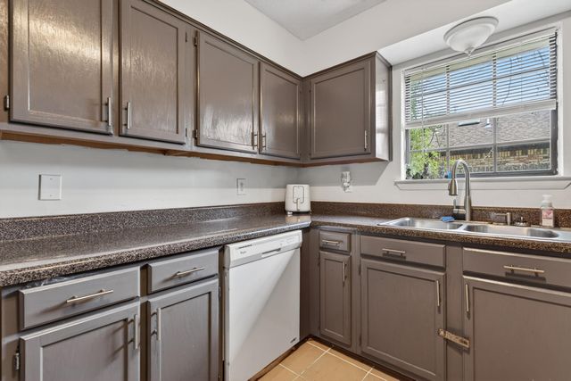 2205 Calle De Marbella, Navarre, FL 32566