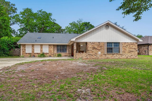 2205 Calle De Marbella, Navarre, FL 32566