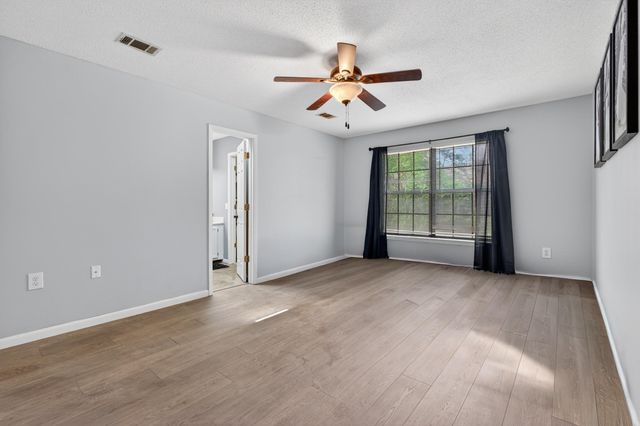 2205 Calle De Marbella, Navarre, FL 32566
