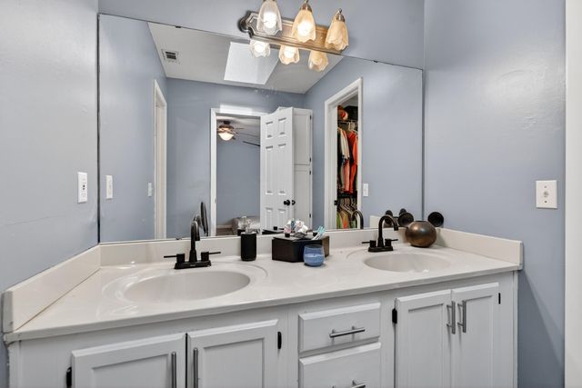2205 Calle De Marbella, Navarre, FL 32566
