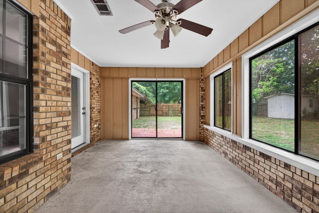 2205 Calle De Marbella, Navarre, FL 32566