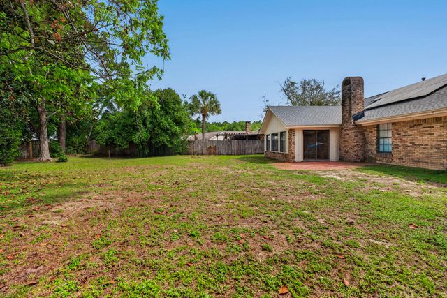 2205 Calle De Marbella, Navarre, FL 32566