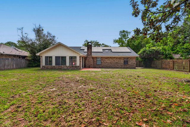 2205 Calle De Marbella, Navarre, FL 32566