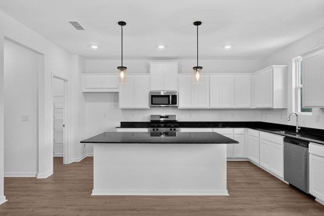 216 Groveton Court, Euharlee, GA 30145