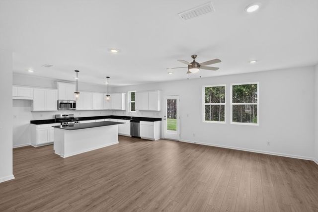 216 Groveton Court, Euharlee, GA 30145